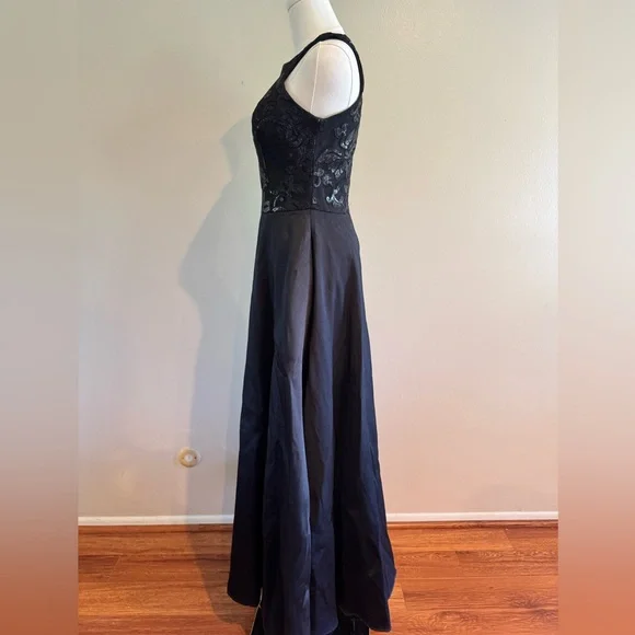 Windsor Black Embellished Halter Gown - Picture 6 of 9